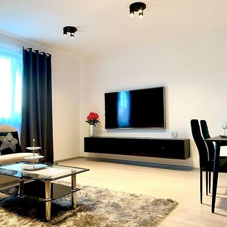 Spacious Apartment Near Hockey And Football Arena Bratislava Ngoại thất bức ảnh